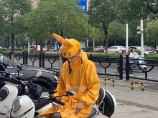 抖音网红外卖小哥叫什么,抖音网红外卖小哥
