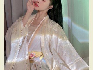 抖音登录入口镜中花水中月,镜中花水中月是哪首歌里的歌词