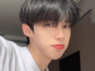 网红照片男生帅气(网红照片男生帅气真人)