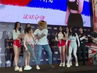 美女主播被扇耳光,美女主播被扇耳光视频