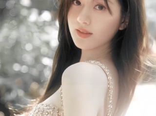 关于最火女明星前十名2025图片的信息