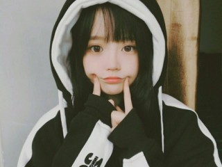 网红照片女生头像清新(网红照片女生头像清新 霸气 黑暗系)