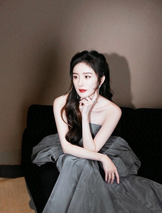 女明星发型最火,女明星发型短发图片卷发