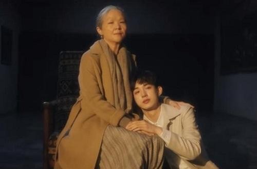 郭敬明ai,郭敬明按电梯是什么意思